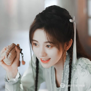 鞠婧祎最早素材图片